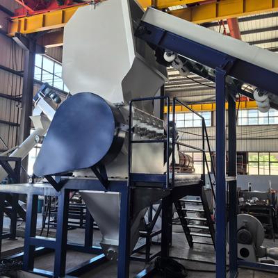 شراء Automatic HDPE Bottles Crusher Machine 90KW for Plastic Recycling 1000kg/hr online manufacture